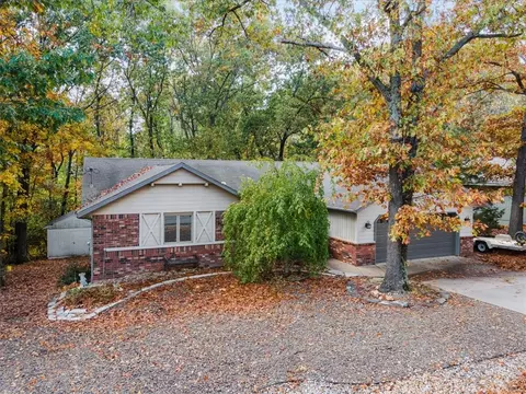 67 Walney Dr, Bella Vista, AR 72715
