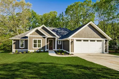 27 Glyndebourne Dr, Bella Vista, AR 72714