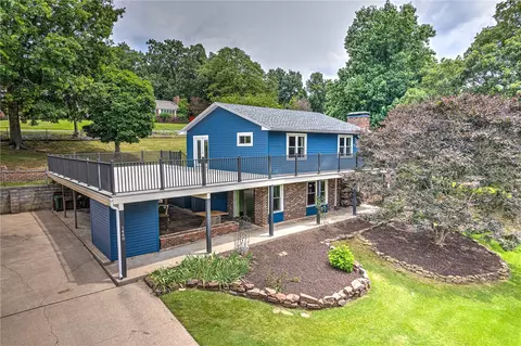 1440 Viewpoint Dr, Fayetteville, AR 72701