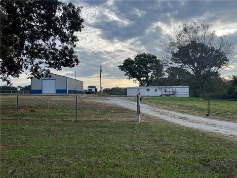 11780 S Wedington Blacktop Rd, Lincoln, AR 72744