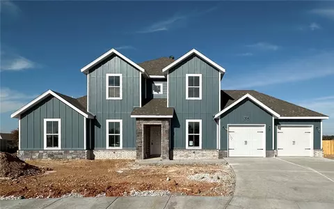 904 Rawlings Cir, Pea Ridge, AR 72751