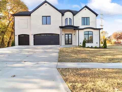 4281 W American Dr, Fayetteville, AR 72704