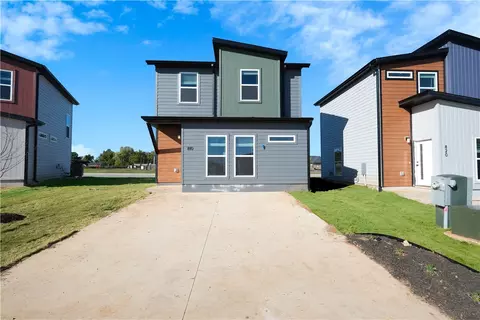 810 Boardwalk Ave, Bentonville, AR 72713