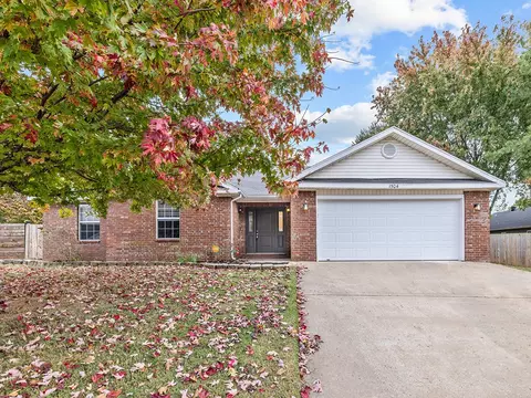 1504 N Genoa Ave, Fayetteville, AR 72704