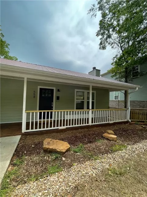 558-560 N Highland Ave, Fayetteville, AR 72701