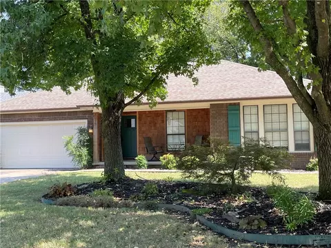 3016 Quail Creek Dr, Fayetteville, AR 72703