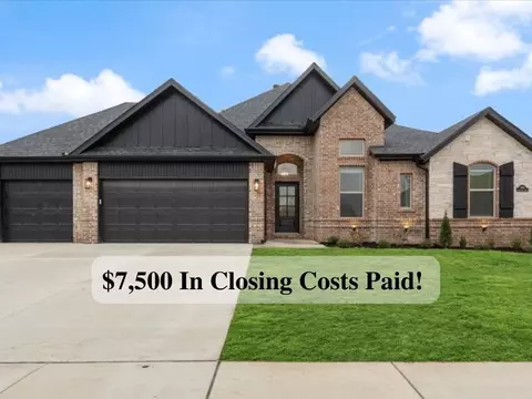 900 Bellagiola Ave, Tontitown, AR 72762