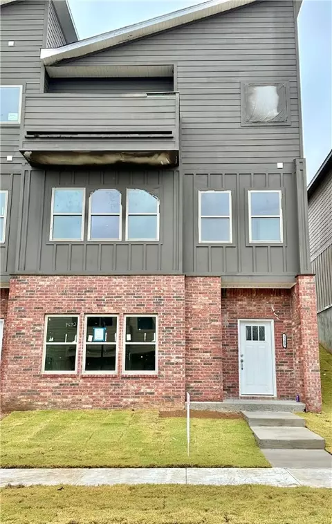 2203 W Million Ln, Fayetteville, AR 72704
