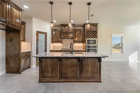 Kitchen - 1941 Edgewood Rd, Centerton, AR 72719 photo 2 of 6