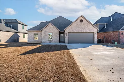 1941 Edgewood Rd, Centerton, AR 72719