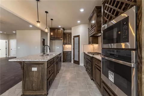 Kitchen - 1941 Edgewood Rd, Centerton, AR 72719 photo 5 of 6