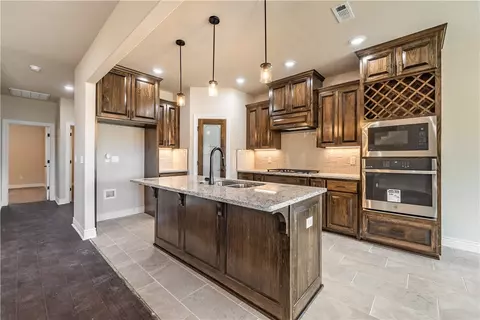Kitchen - 1941 Edgewood Rd, Centerton, AR 72719 photo 1 of 6