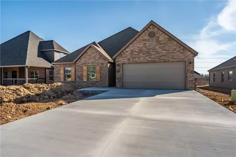 1961 Edgewood Rd, Bentonville, AR 72712