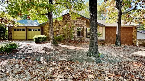 1 Bedale Ln, Bella Vista, AR 72715