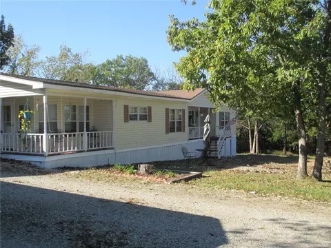 12 Suntop Ln, Holiday Island, AR 72631