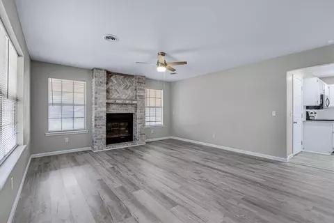 2107 Hummingbird Dr, Springdale, AR 72764