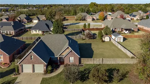1717 W Cunningham Ave, Rogers, AR 72758