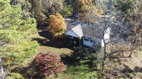 8508 S Pleasant Valley Rd, Decatur, AR 72722
