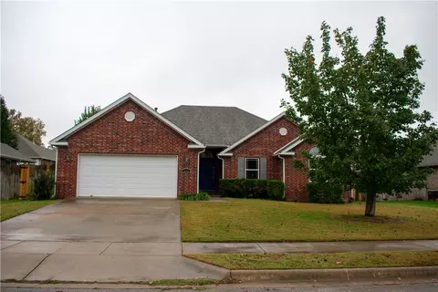 4655 Sadie St, Springdale, AR 72762