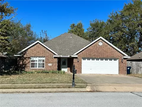 3803 W Amour Dr, Rogers, AR 72758
