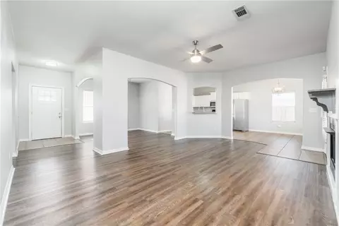 421 Kate Dr, Centerton, AR 72719 photo 2
