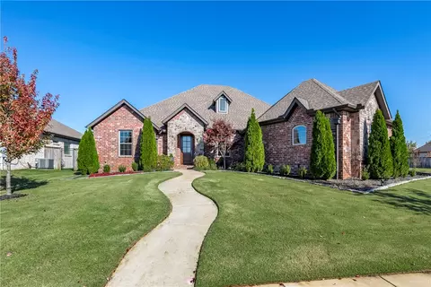 3000 SW Satinwood Ave, Bentonville, AR 72712