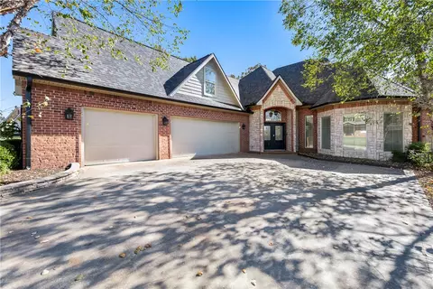 4722 Rockledge Dr, Fayetteville, AR 72764