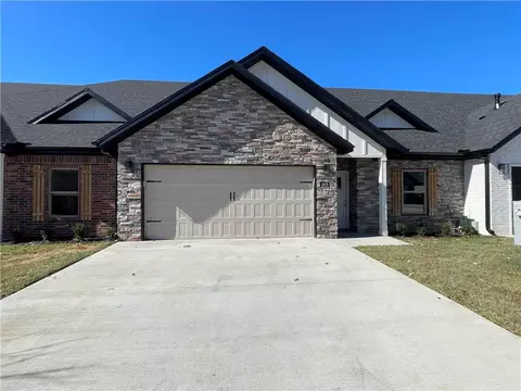 1608 S 17th Pl, Rogers, AR 72758
