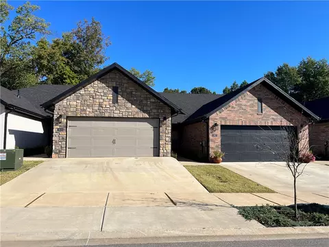 1621 S 17th Pl, Rogers, AR 72758