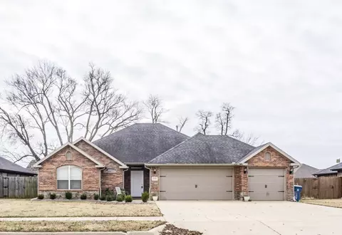 2103 20th St, Bentonville, AR 72712