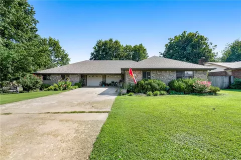 2003 Cardinal Dr, Springdale, AR 72764 photo 2