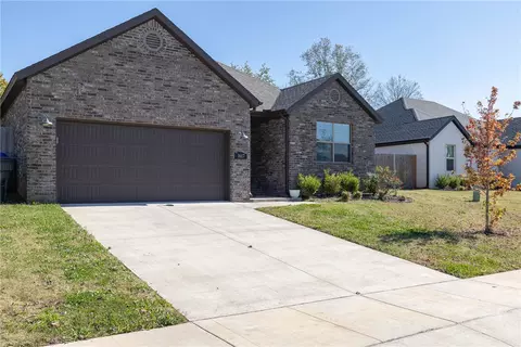 1617 S 11th Pl, Rogers, AR 72756