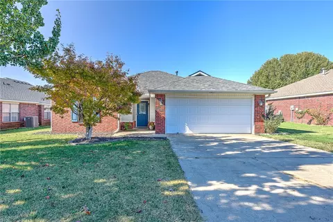 1363 Oleander Ln, Fayetteville, AR 72704