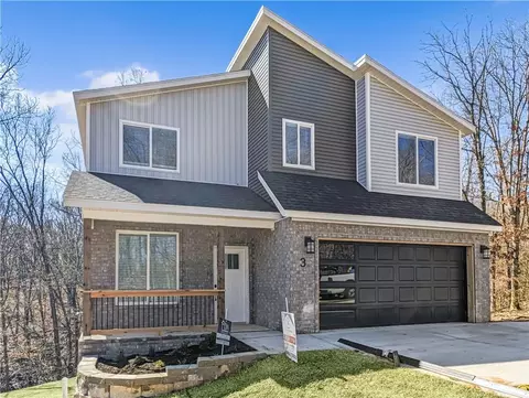 3 Kinloch Dr, Bella Vista, AR 72715