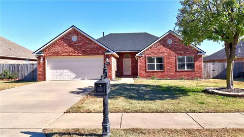 3305 S 2nd Pl, Rogers, AR 72758