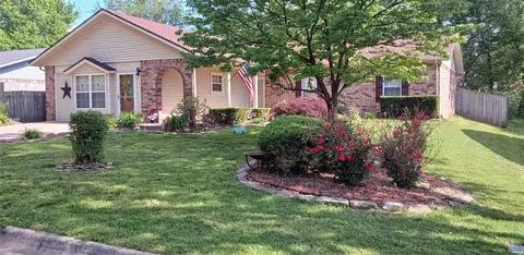 2712 Magnolia St, Rogers, AR 72758