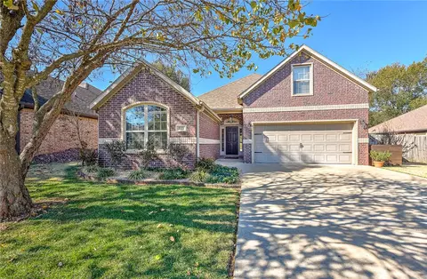 105 NE Chicory Ln, Bentonville, AR 72712