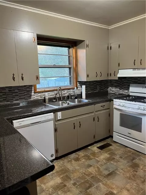 152 E Bolling Ave, Monticello, AR 71655 photo 4