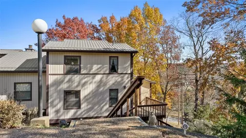 7 White Oak Ln, Eureka Springs, AR 72631