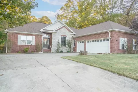 6 Harbour Dr, Bentonville, AR 72712