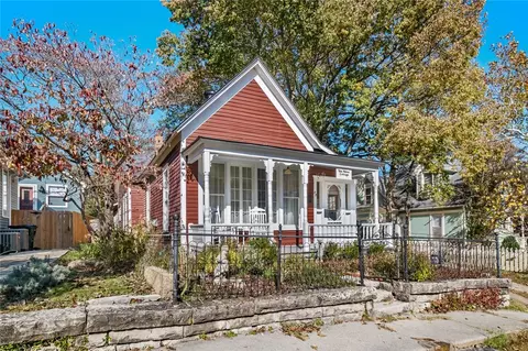 27 Elk St, Eureka Springs, AR 72632