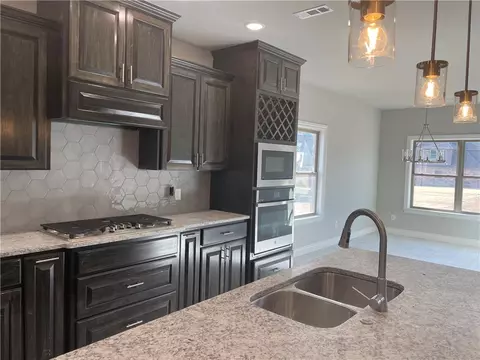 821 Ann Pl, Centerton, AR 72719 photo 6