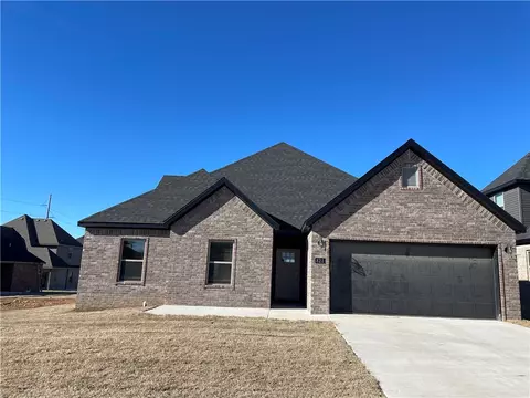 821 Ann Pl, Centerton, AR 72719