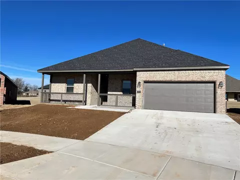 1950 Lordsburg Ct, Centerton, AR 72719