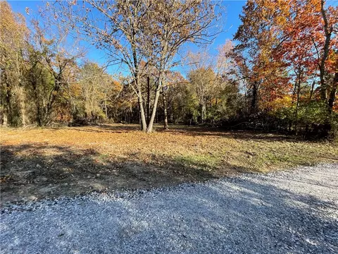 2428 Terra Ln, Tontitown, AR 72762