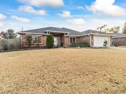 2502 W Seminole Dr, Rogers, AR 72758