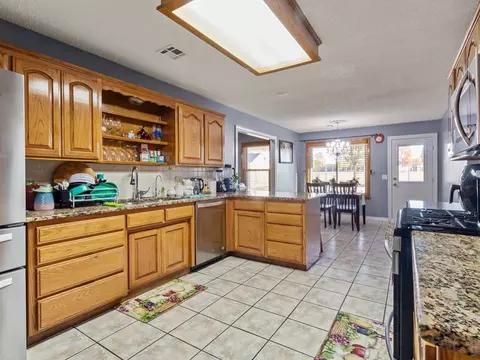 2502 W Seminole Dr, Rogers, AR 72758 photo 9