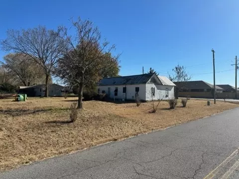 1690 Main St, Gentry, AR 72734