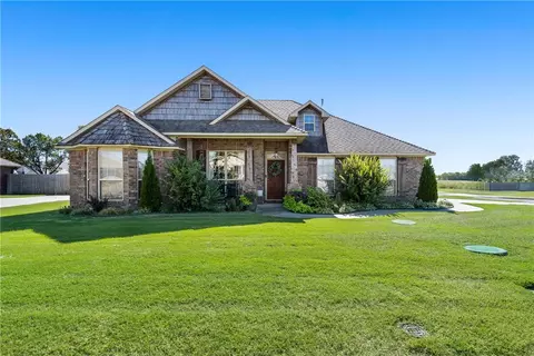 603 Meadowlark Dr, Lowell, AR 72745