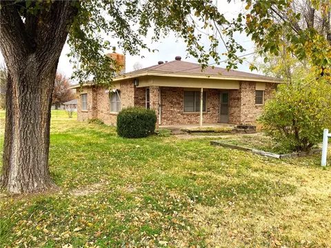 519 N Old Wire Rd, Lowell, AR 72745